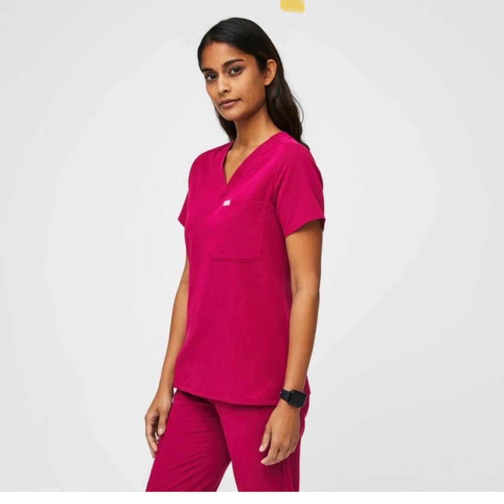 Women's figs Pink one pocket Catarina Scrub Top